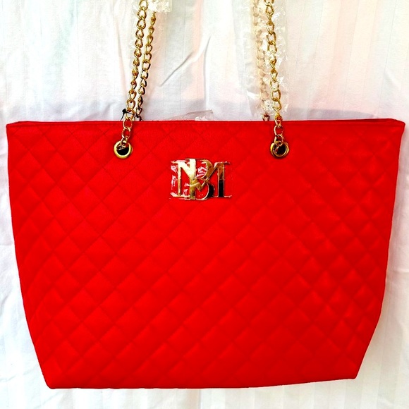 Badgley Mischka Handbags - Badgley Mischka Quilted Chain Strap Bag